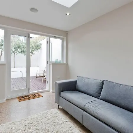 Modern Town House In Barnes, West London Villa Exterior photo