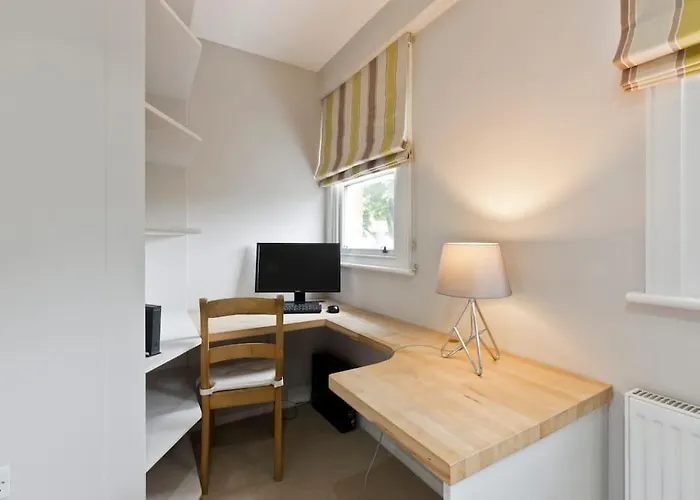 Modern Town House In Barnes, West London