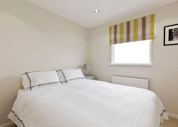 Modern Town House In Barnes, West London